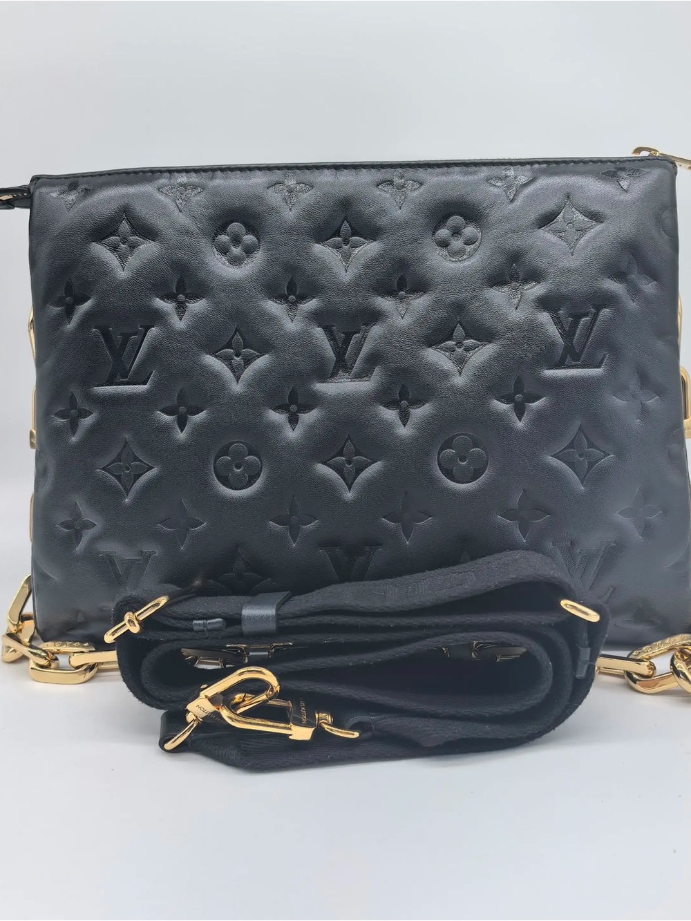 #77 LV Coussin Black